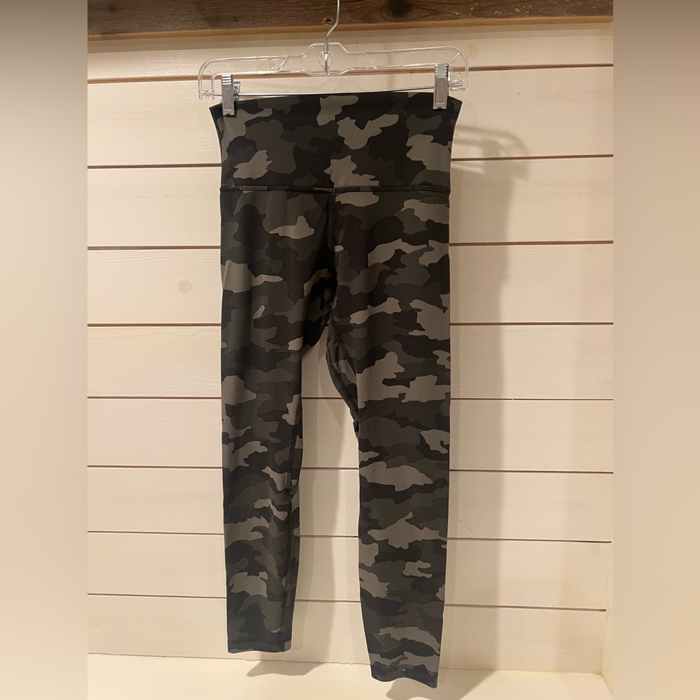Green camo Lululemon Align 25” leggings. Size 6. Only worn a handful of times.